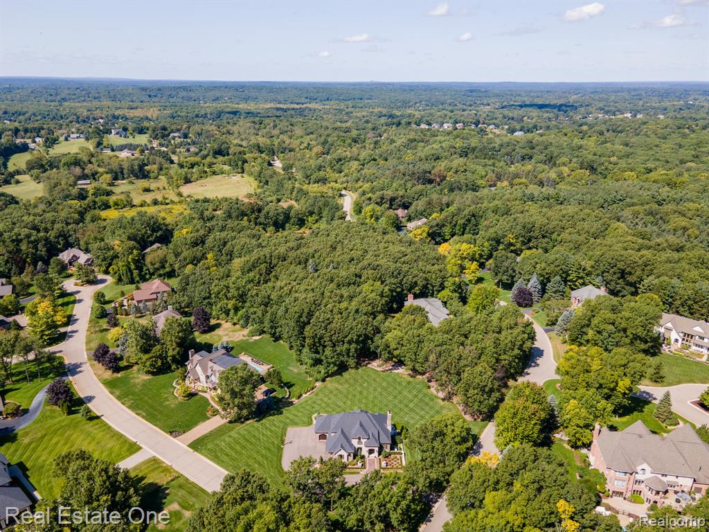 5525 Avington Parkway, Clarkston, MI 48348 — Photo 76