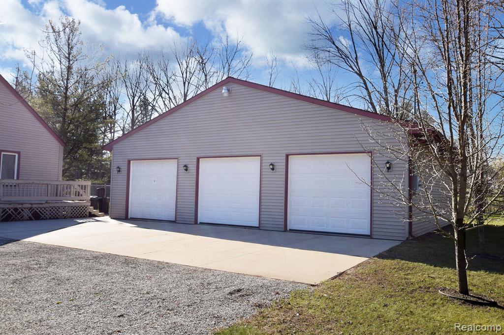 1042 E HOLLYWOOD Boulevard, Clio, MI 48420 — Photo 13