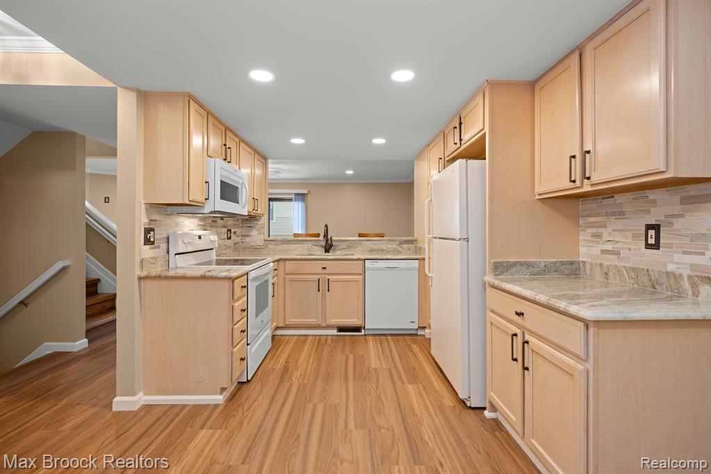 5605 DRAKE HOLLOW Drive W, West Bloomfield, MI — Photo 13