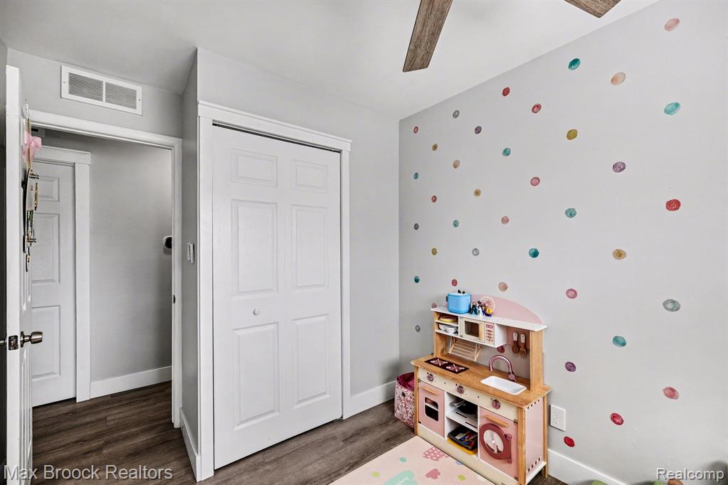 8451 Doncaster Drive, Sterling Heights, MI 48312 — Photo 16