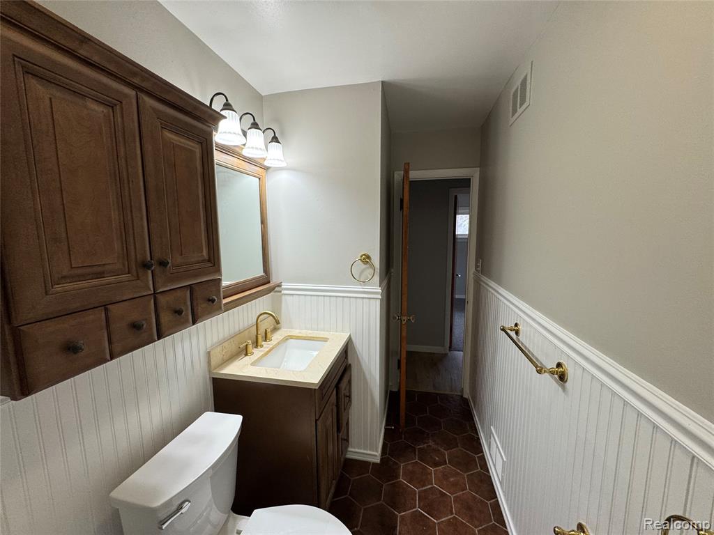 7012 Tappon Drive, Clarkston, MI — Photo 11