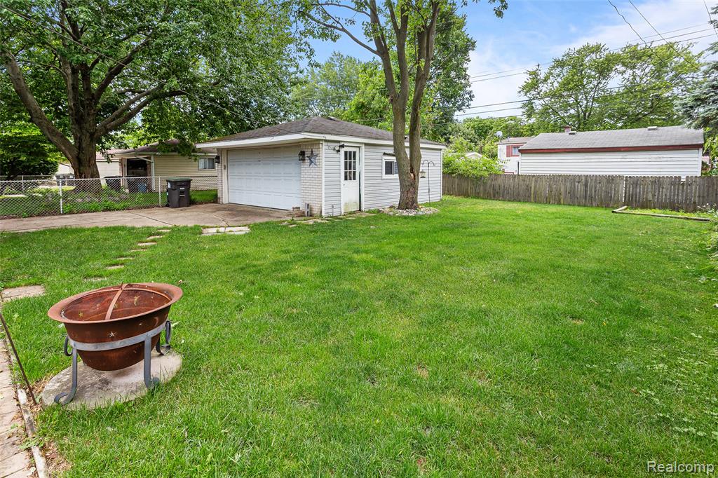 9428 Elm Street, Taylor, MI 48180 — Photo 10