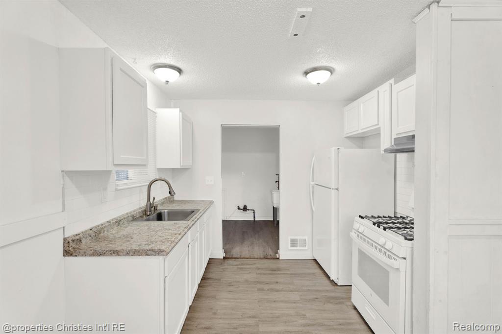 6516 Oak Street, Taylor, MI 48180 — Photo 12