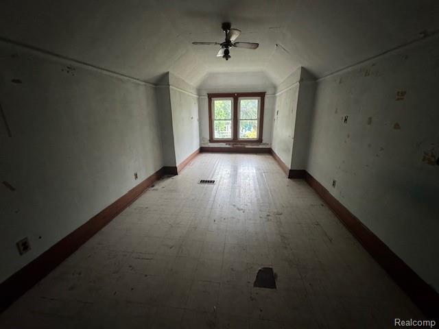 566 Elm Street, Wyandotte, MI 48192 — Photo 10