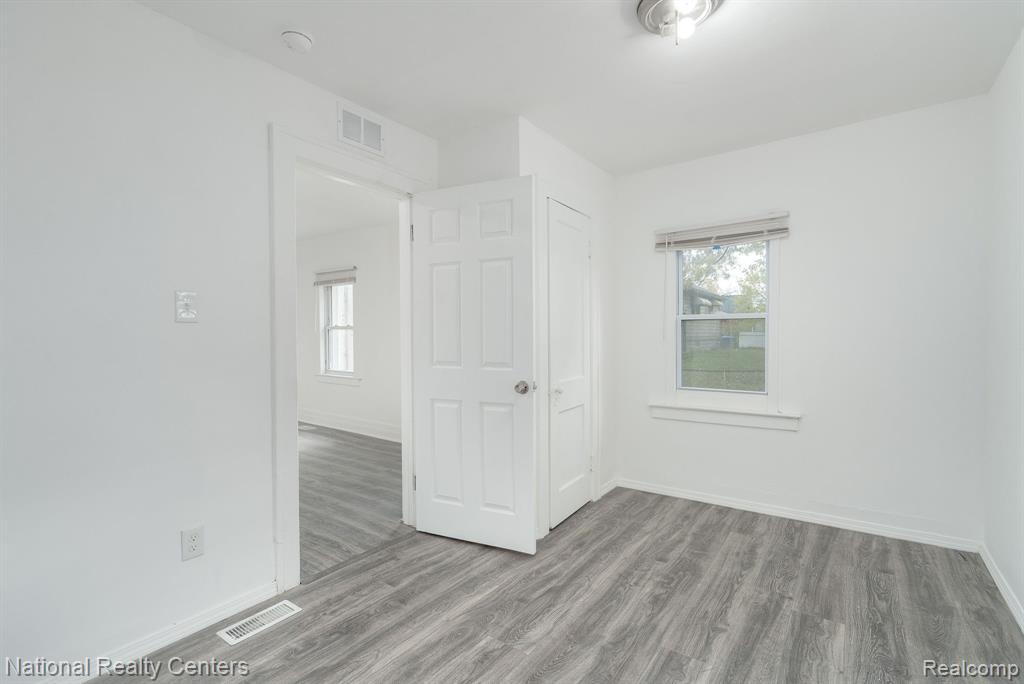 8104 Jackson Avenue, Warren, MI 48089 — Photo 26