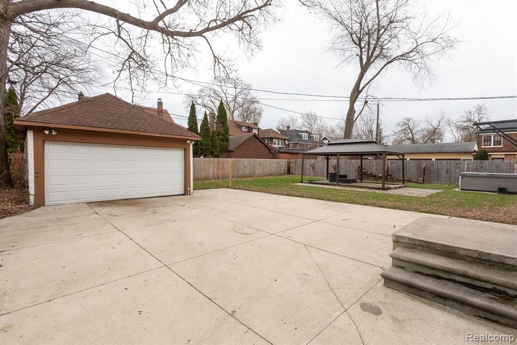 520 FISKE Drive, Detroit, MI 48214 — Photo 33