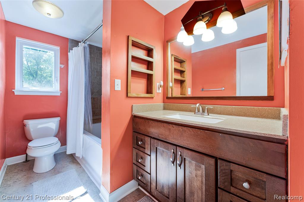 9664 Listeria Street, Commerce Twp, MI 48382 — Photo 20