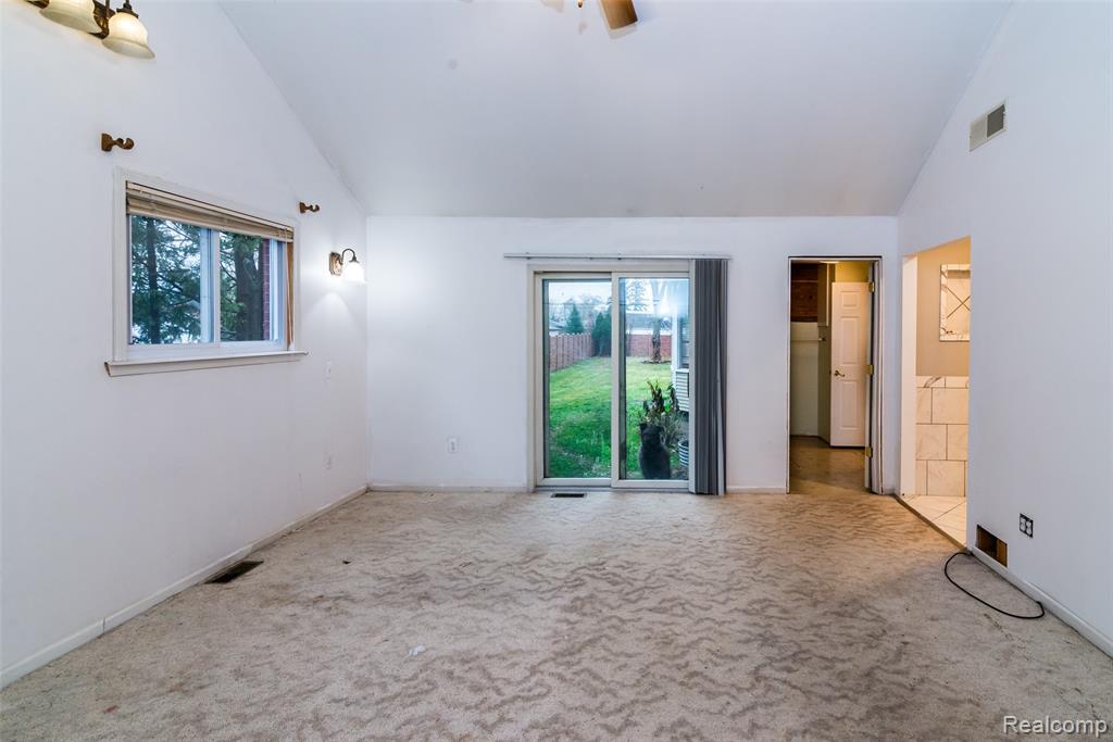 30000 Oakgrove Street, Saint Clair Shores, MI 48082 — Photo 21