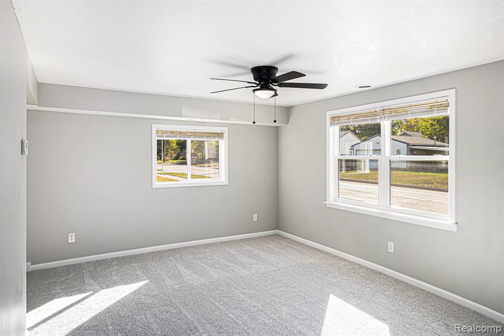 105 S Comstock Street, Corunna, MI 48817 — Photo 12