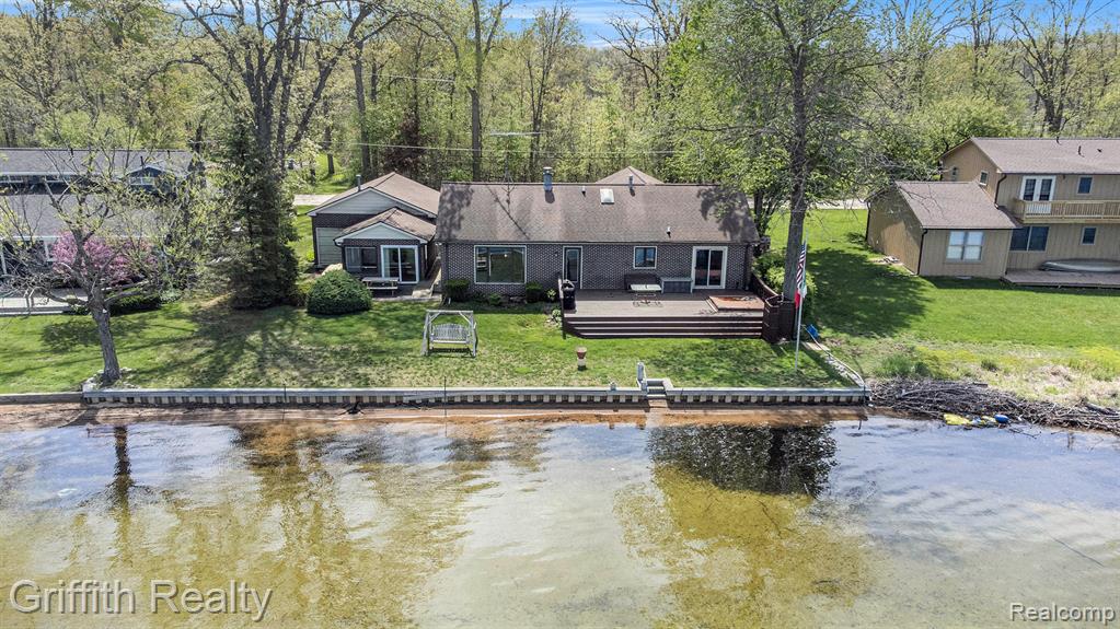 8570 Riverside Drive, Brighton, MI 48116 — Photo 30
