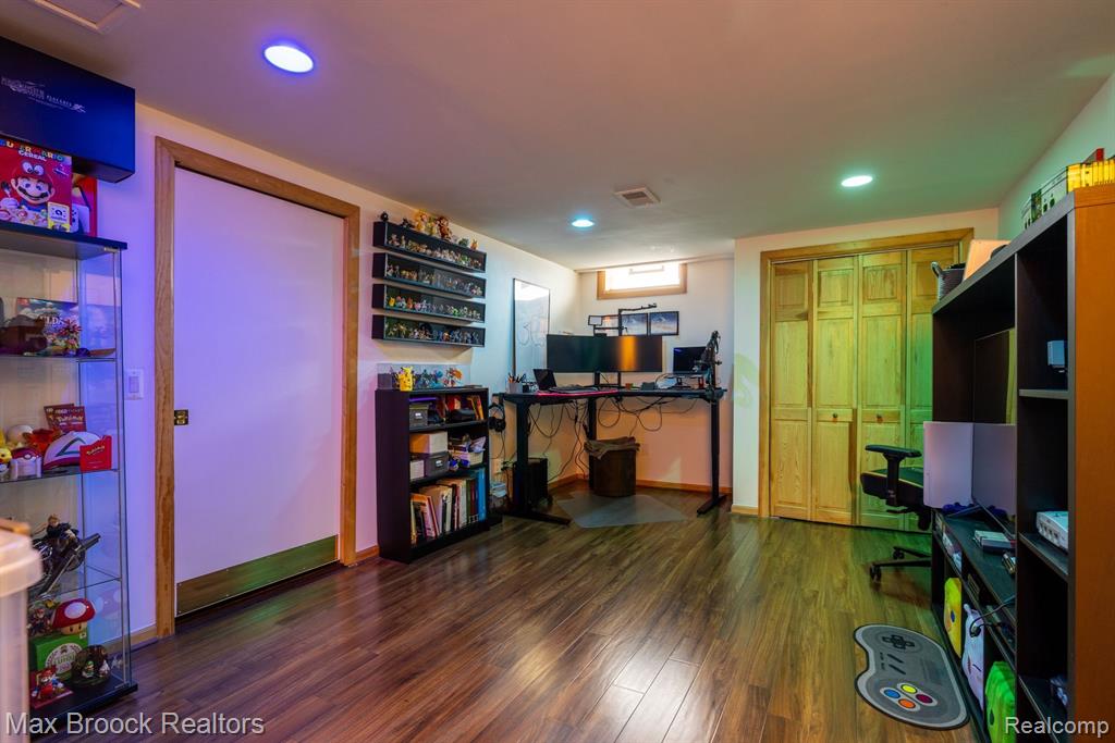 31162 Country Way, Farmington Hills, MI 48331 — Photo 18