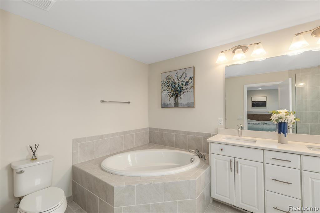 2846 RIDINGTON Road, Ann Arbor, MI 48105 — Photo 19