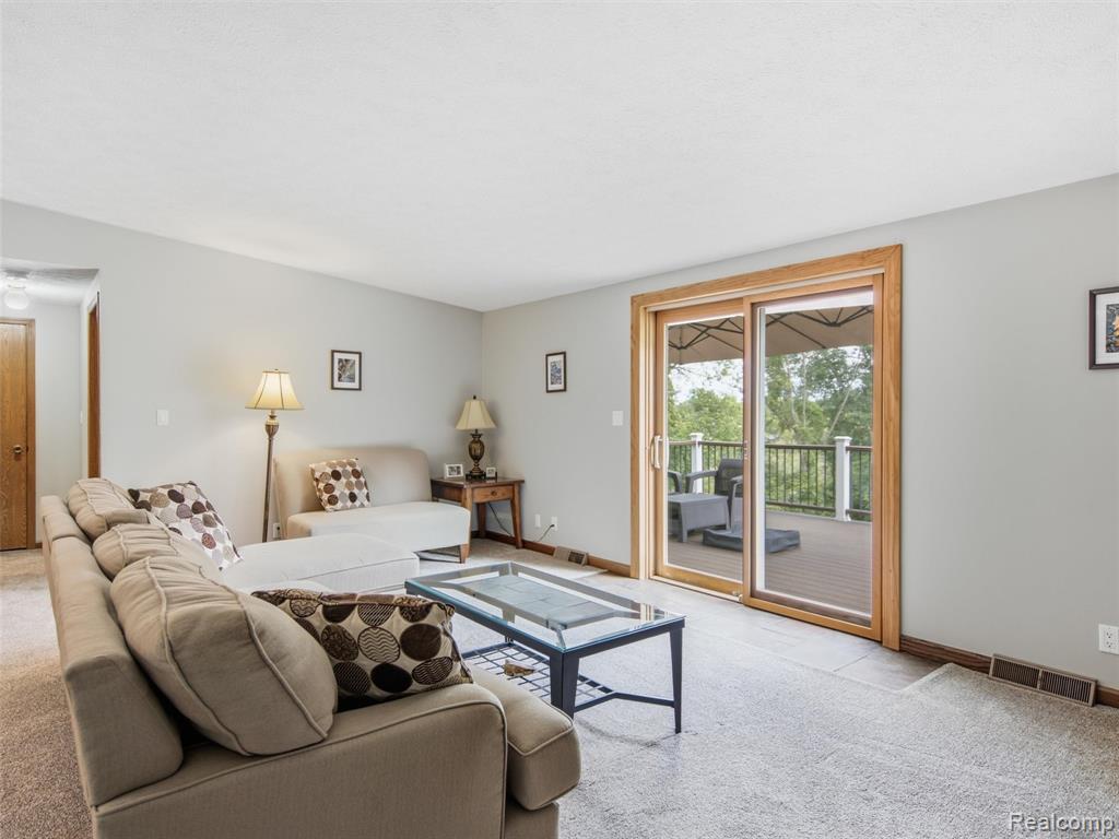 5003 Mason Road, Howell, MI 48843 — Photo 9