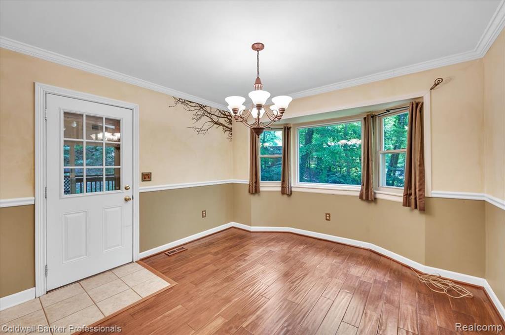 8873 Nepahwin Drive, Clarkston, MI 48348 — Photo 9