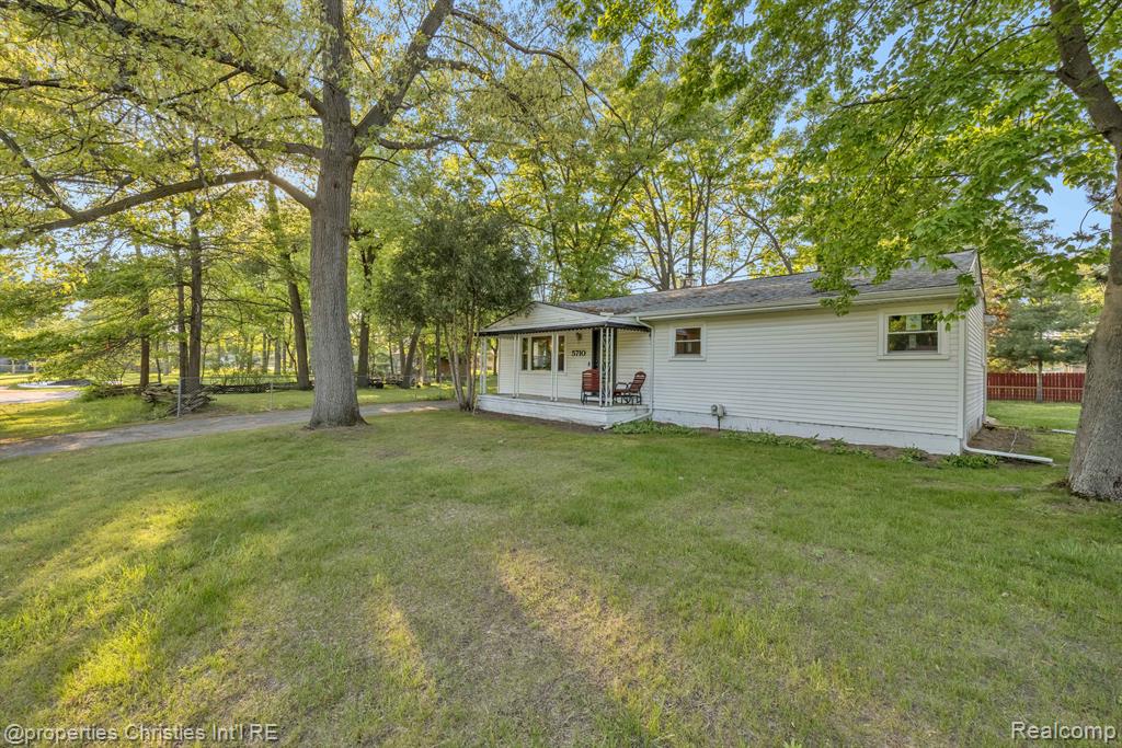 5710 OPALINE Drive, Waterford, MI 48327 — front exterior