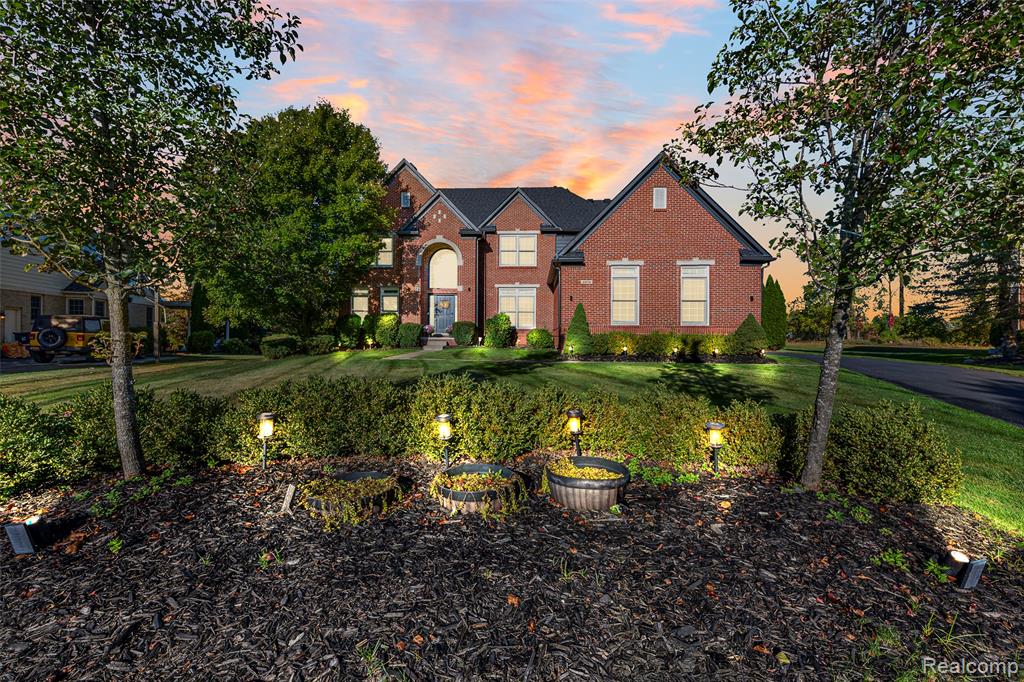 4476 Woodcliff Court, Rochester, MI 48306 — Photo 2