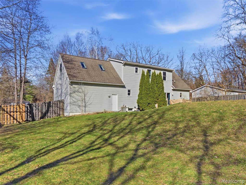 7640 Clintonville Road, Clarkston, MI 48348 — Photo 24