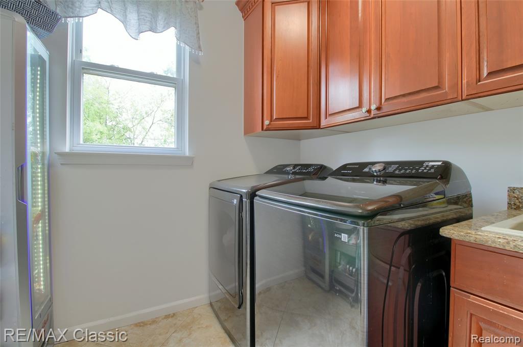 761 Nissen Court, Wixom, MI 48393 — Photo 22