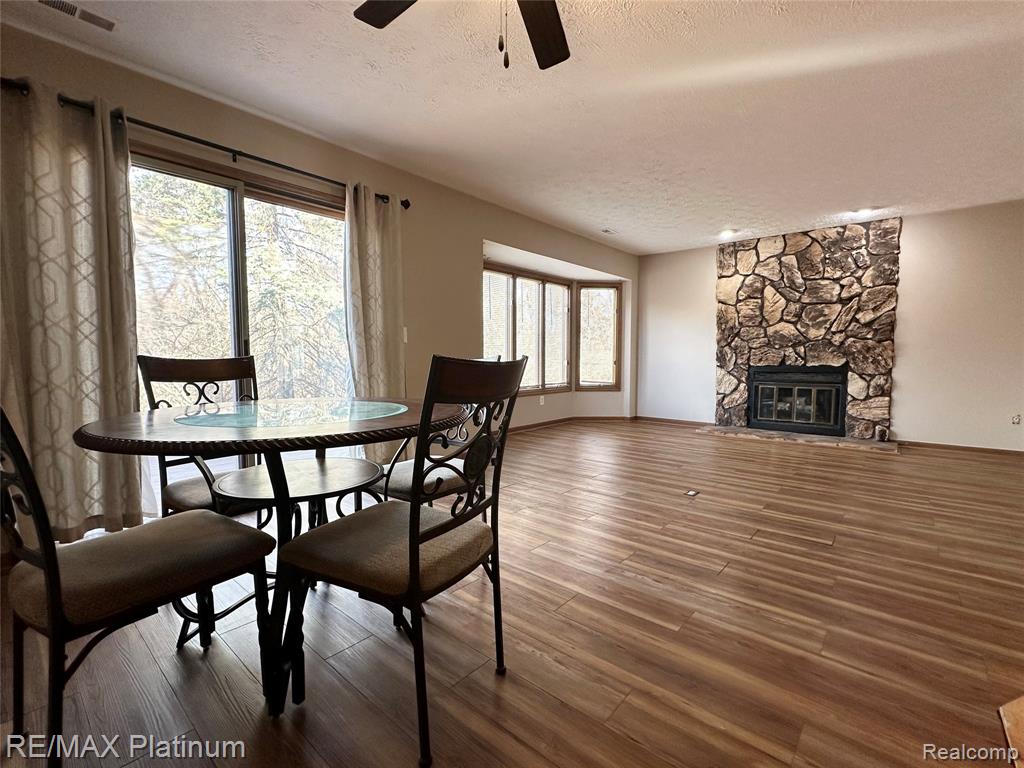 470 Woodstone Road, 33, Waterford, MI 48327 — Photo 5