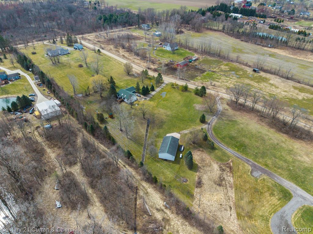 4220 HAPPY HOLLOW Lane, Howell, MI 48855 — Photo 28