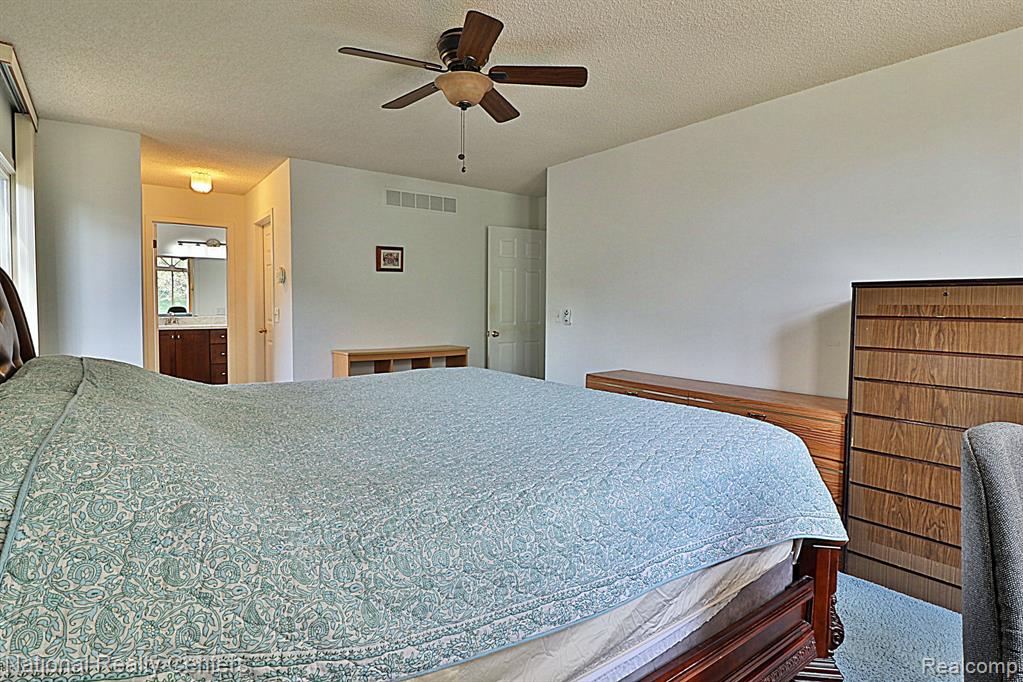 6400 PINECREST, West Bloomfield, MI — Photo 18