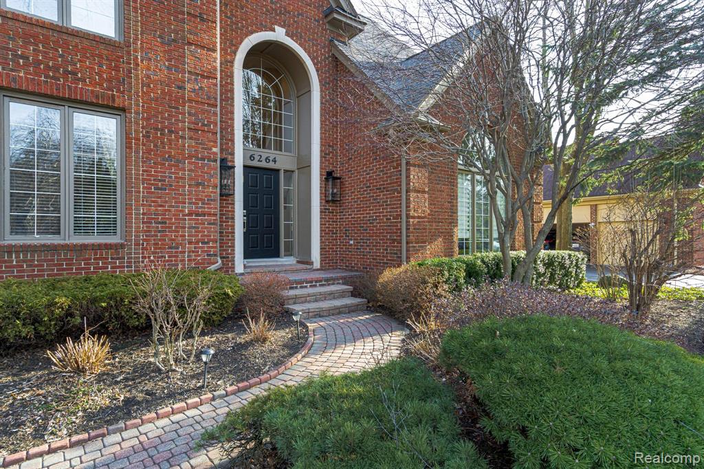 6264 WILDWOOD Lane, West Bloomfield, MI 48324 — Photo 2
