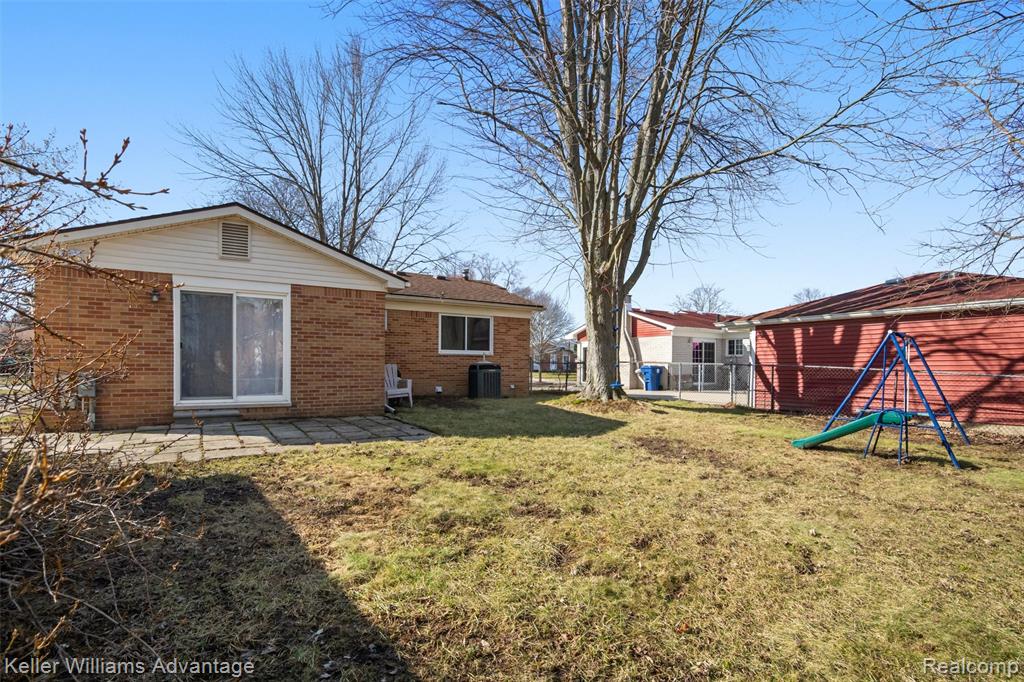 44528 WHITMAN Avenue, Canton, MI 48187 — Photo 30