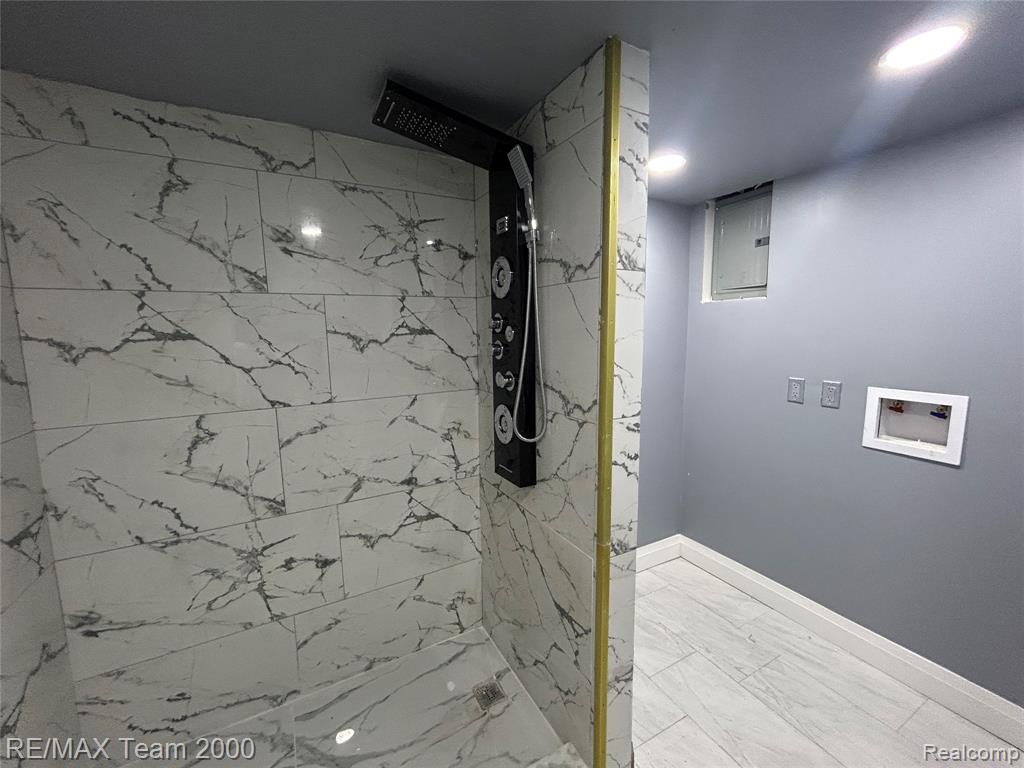 9961 N Rutland, Detroit, MI 48227 — Photo 17