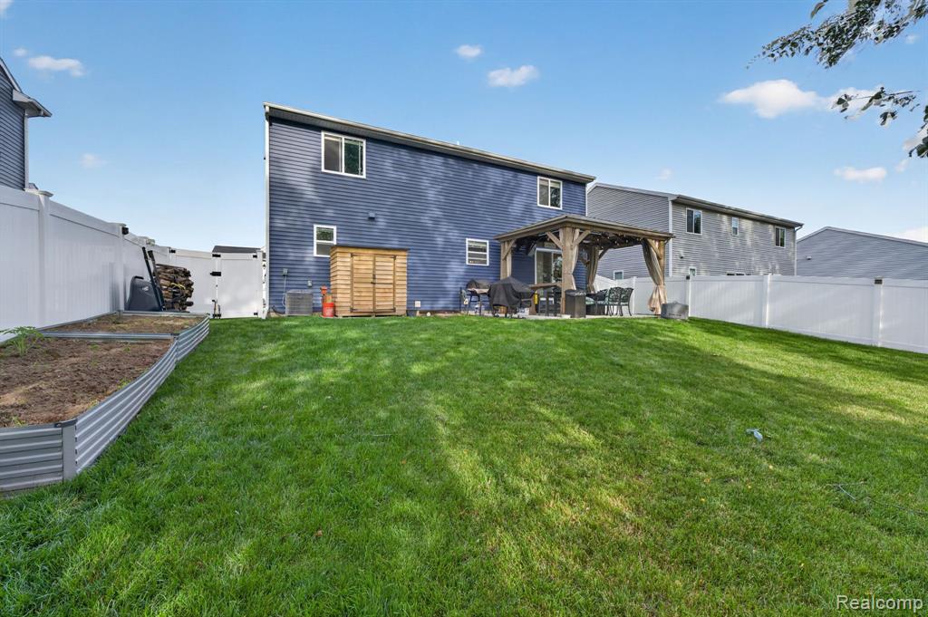 2845 Sycamore River Drive, Fowlerville, MI 48836 — Photo 57