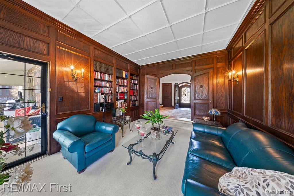725 W BOSTON Boulevard, Detroit, MI 48202 — Photo 7