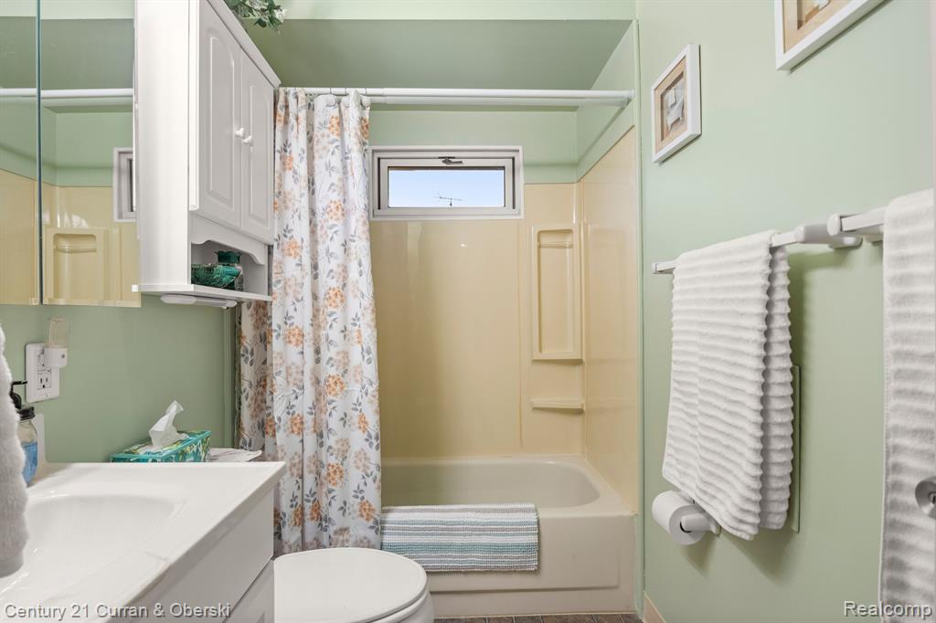 425 KENT Street, Carleton, MI 48117 — Photo 25