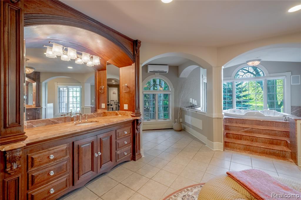 6279 CANTER CREEK Court, Grand Blanc, MI 48439 — Photo 28