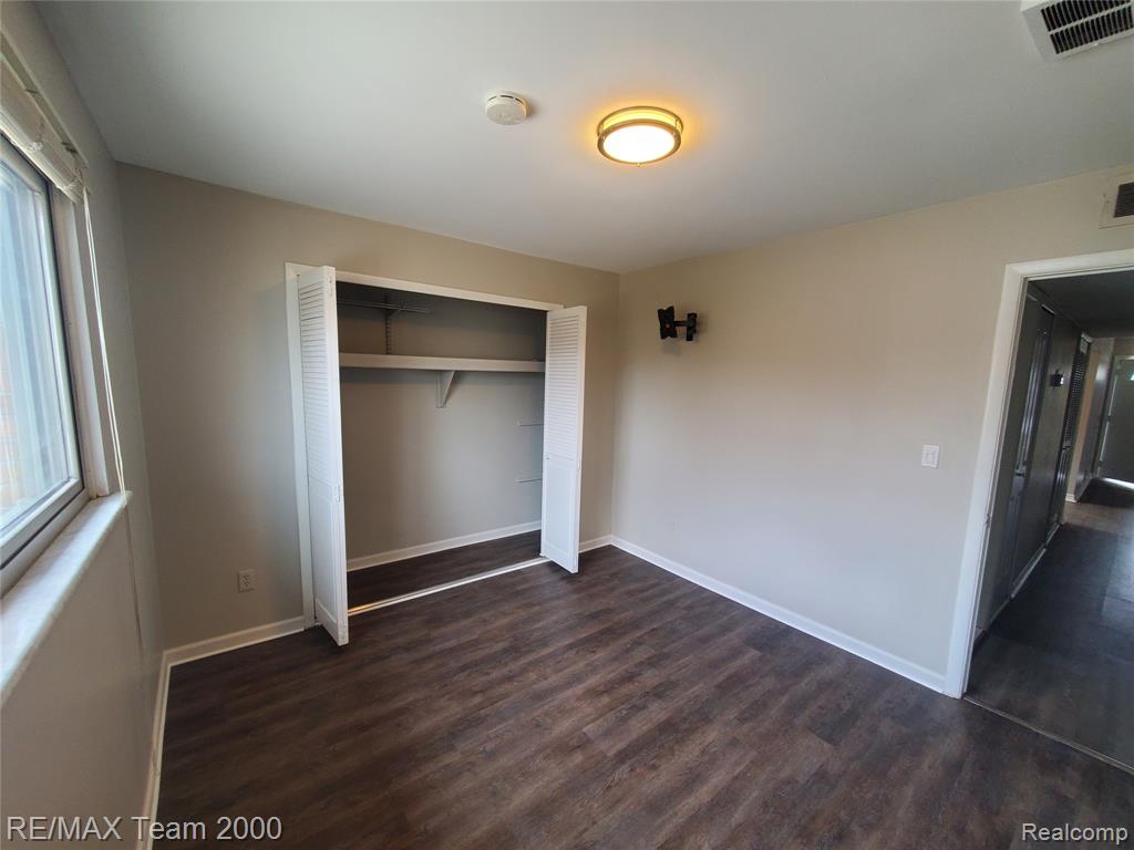 5397 JACKSON Street, Dearborn Heights, MI 48125 — Photo 15