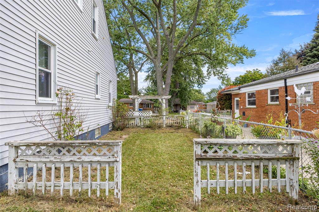 7139 Centralia Street, Dearborn Heights, MI 48127 — Photo 31
