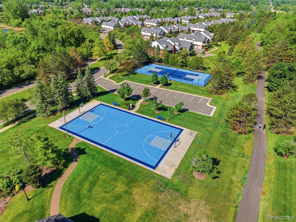 5454 Creekmonte Drive, Rochester, MI 48306 — Photo 67