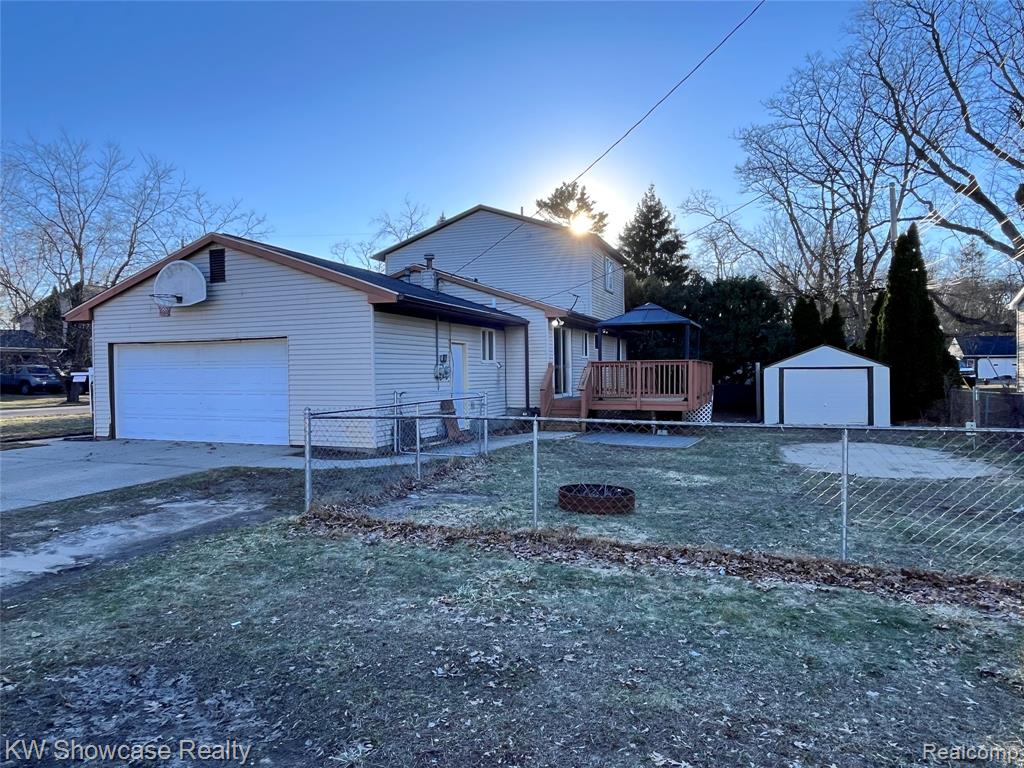 2034 E Nalone, Wixom, MI 48393 — Photo 42