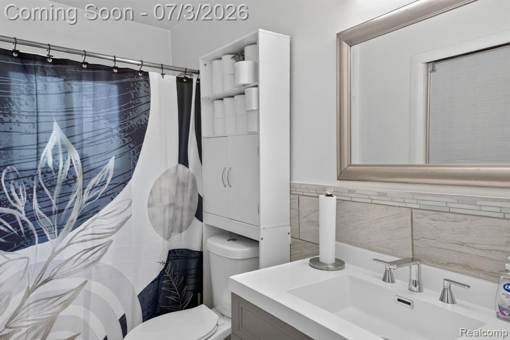 21326 Ithaca Avenue, Ferndale, MI 48220 — Photo 9