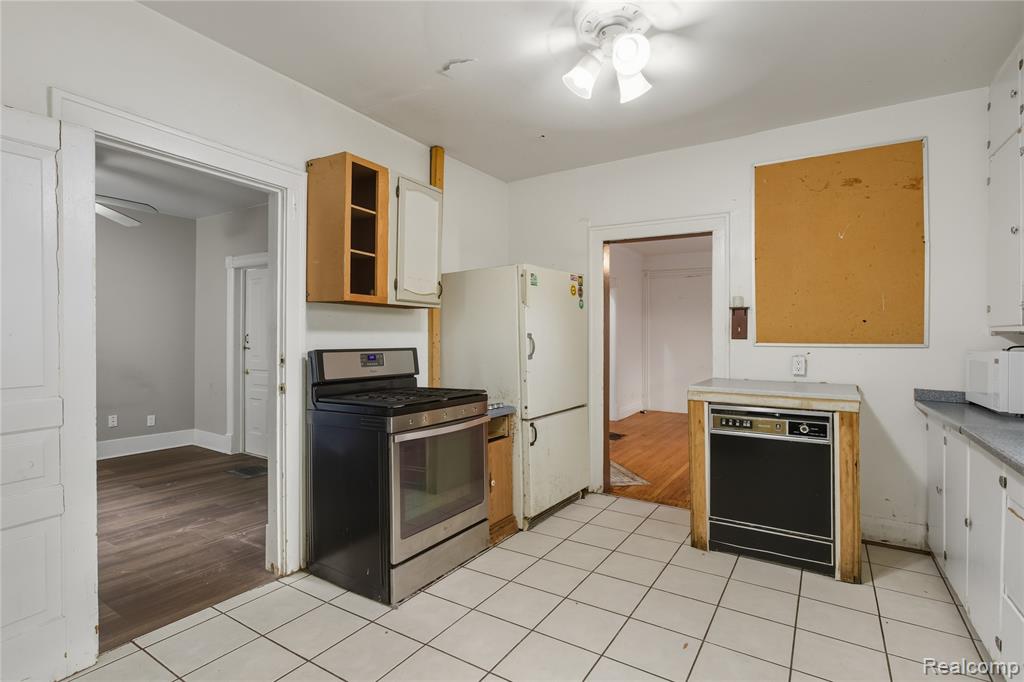 620 E 2ND Street, Flint, MI 48503 — Photo 19