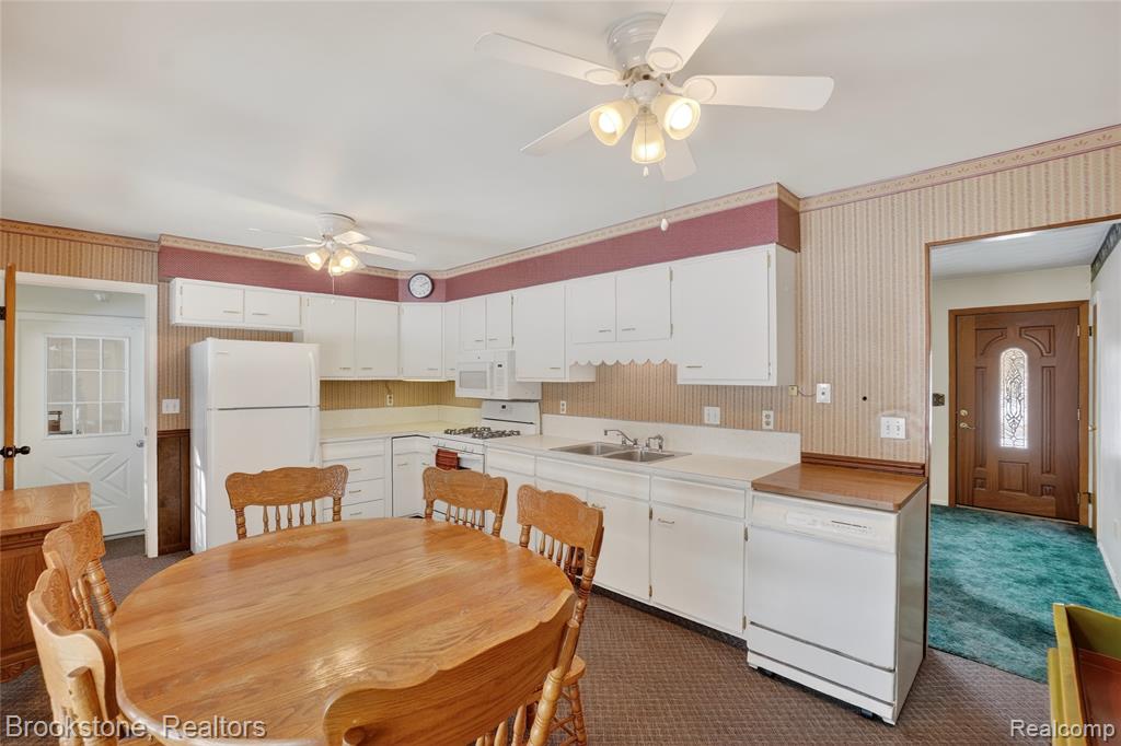 300 N Kibbee Street, MI 48879 — Photo 12