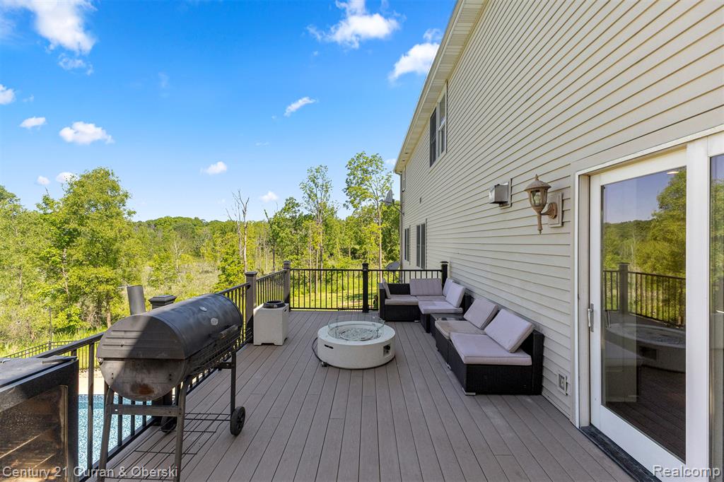 2732 Carric Court, Jackson, MI 49201 — Photo 32
