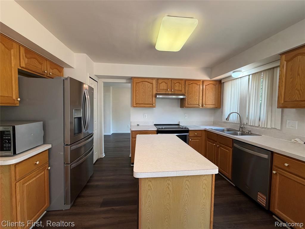 7043 Foxridge Drive, Canton, MI 48187 — Photo 9