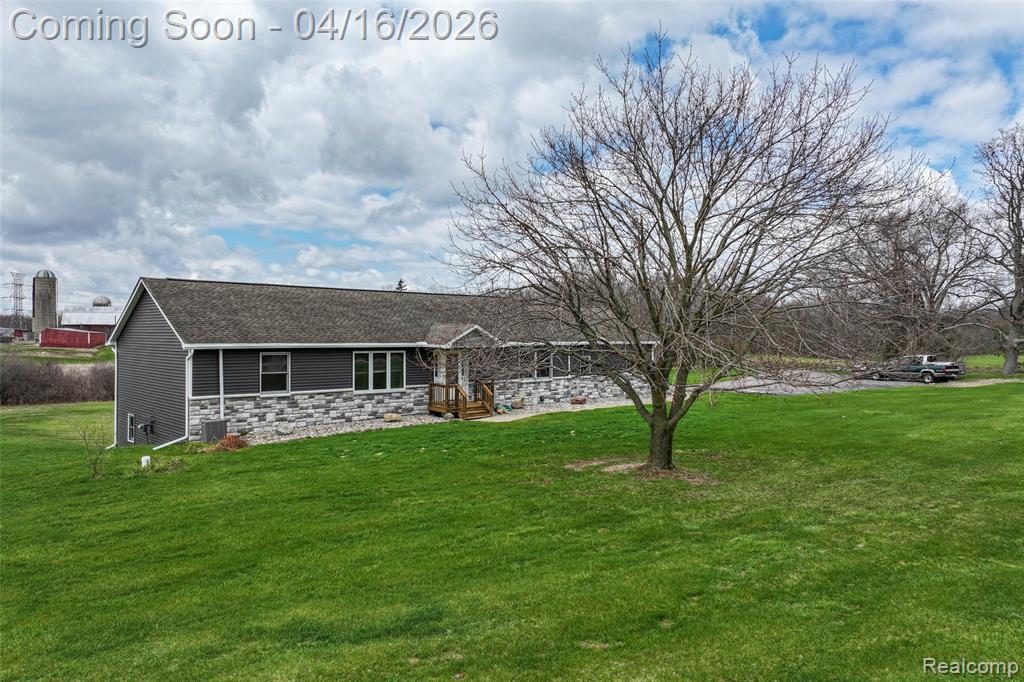 12420 Kipp Road, Goodrich Vlg, MI — Photo 37