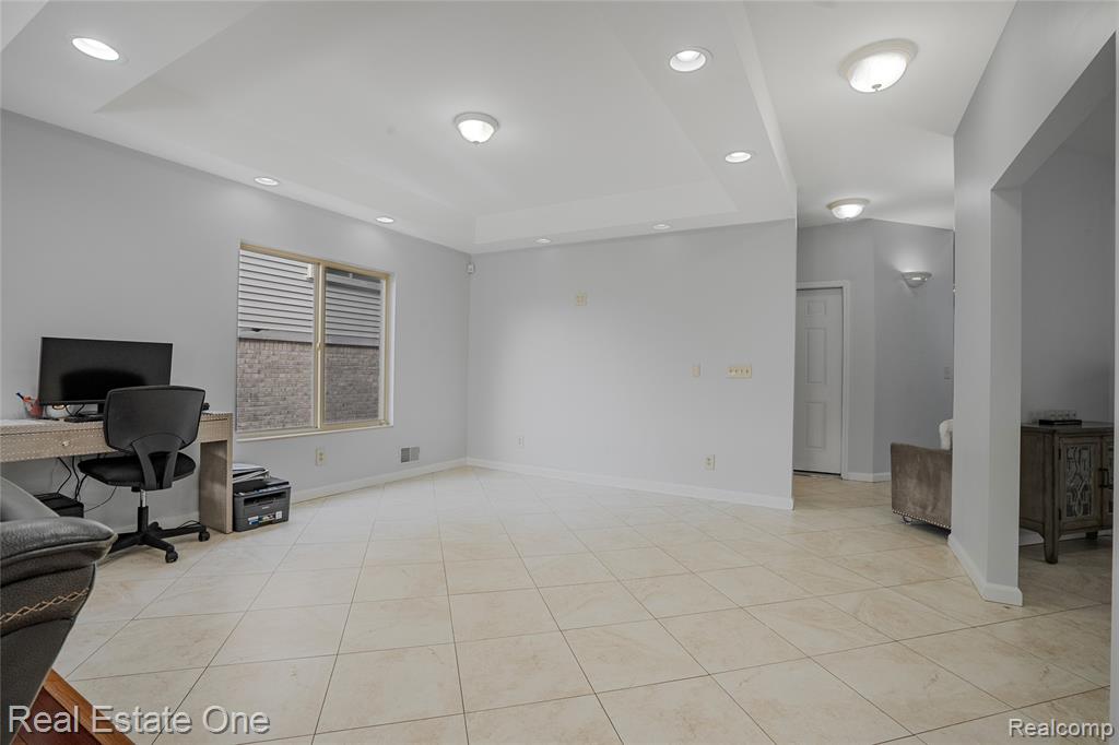 6067 N Vernon Street, Dearborn Heights, MI 48127 — Photo 8