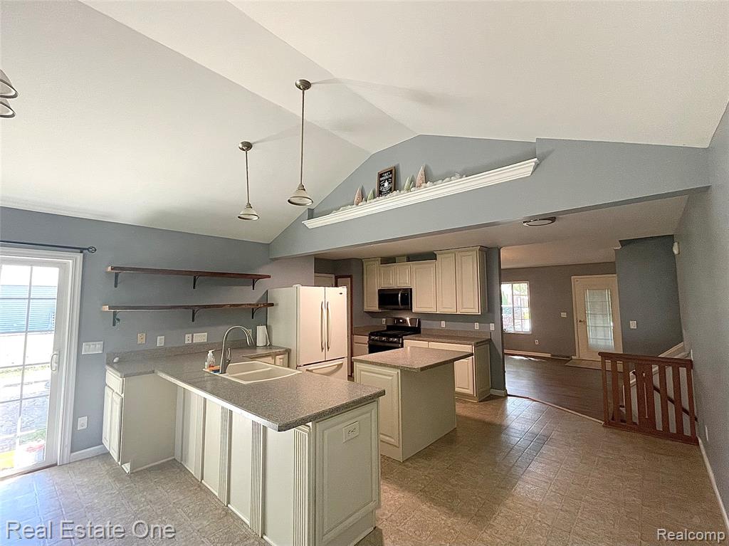 4620 Kempf Street, Waterford, MI 48329 — Photo 15
