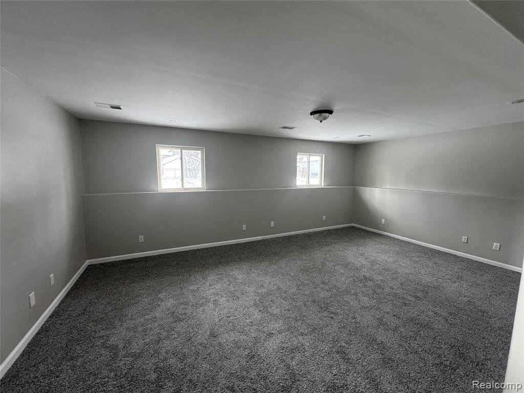 976 Ledyard Street, Waterford, MI 48328 — Photo 9