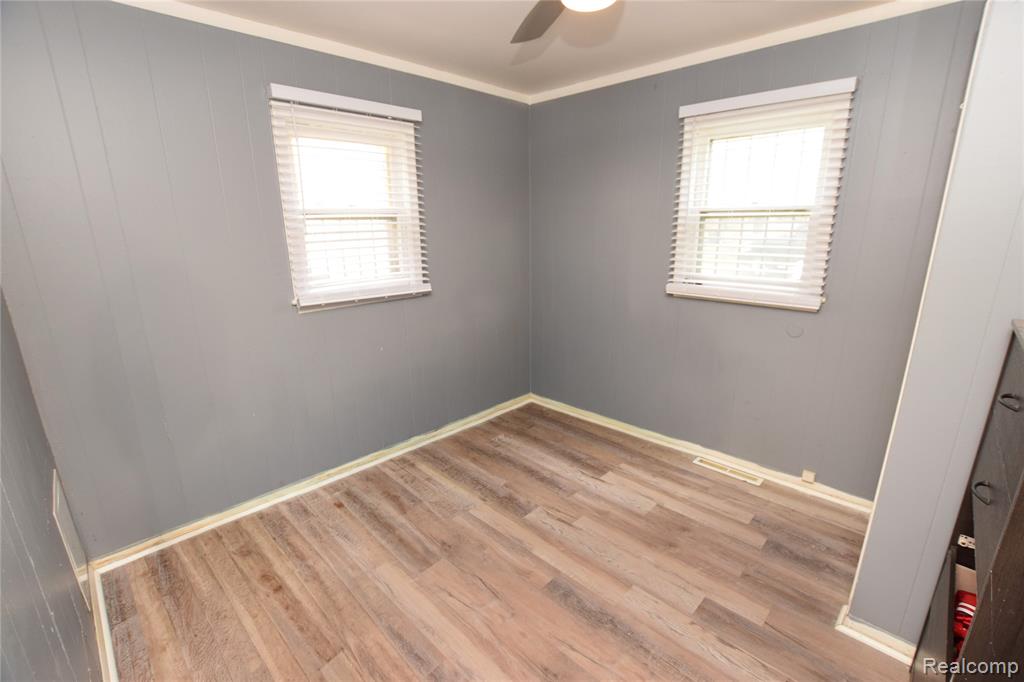 409 W Alma Avenue, Flint, MI 48505 — Photo 3
