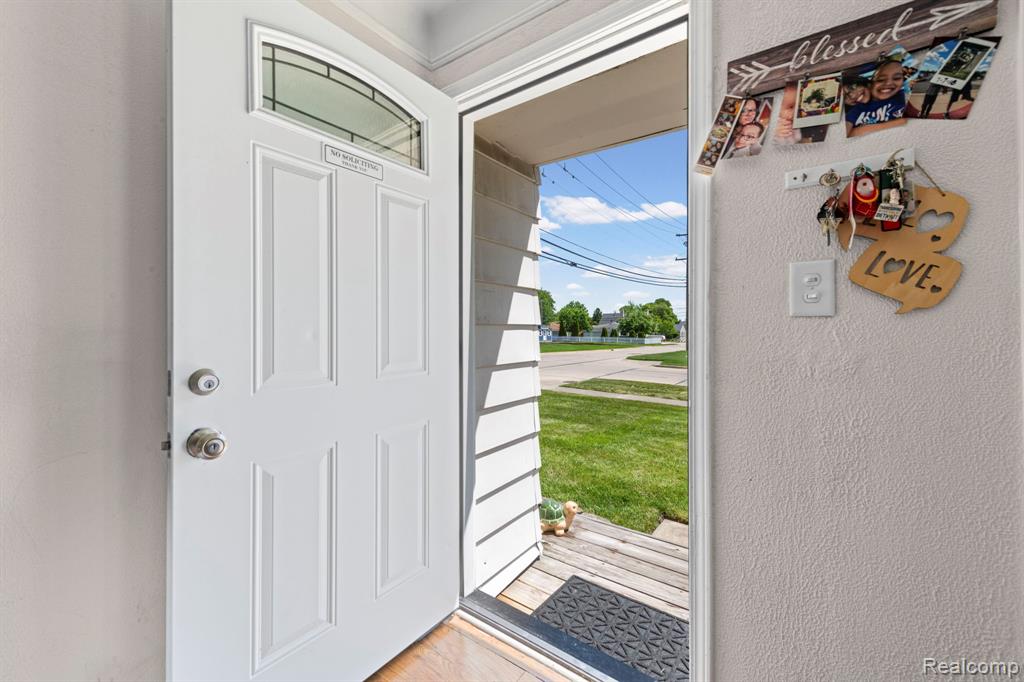 5759 Deering Street, Garden City, MI — Photo 9