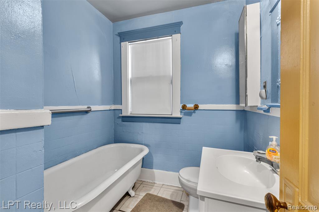 4037 Bewick Street, Detroit, MI 48214 — Photo 18