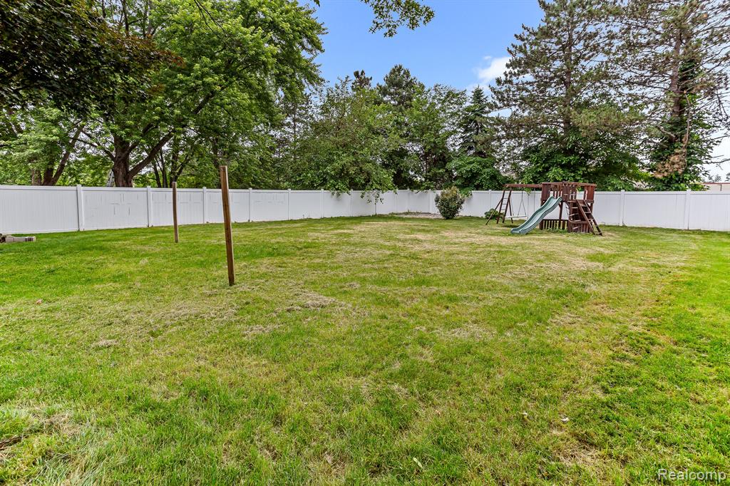 43300 OAKBROOK Court, Canton, MI 48187 — Photo 44