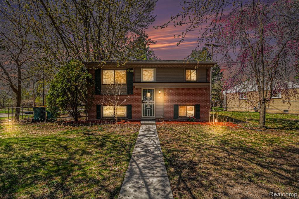 1376 MCCARTHY, Ypsilanti, MI 48198 — Photo 2